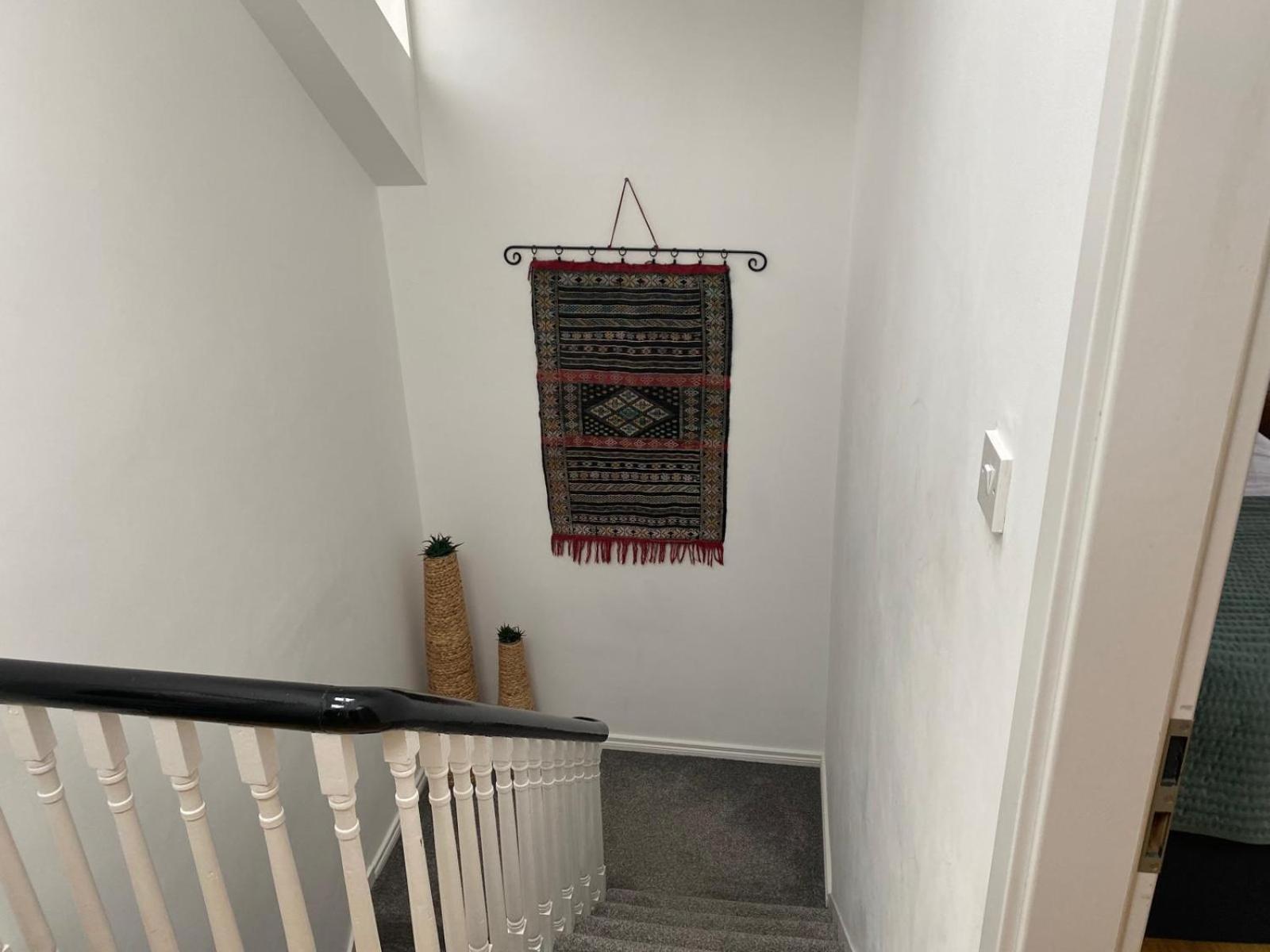 True Colours Apartment In Central Location Bangor  Dış mekan fotoğraf