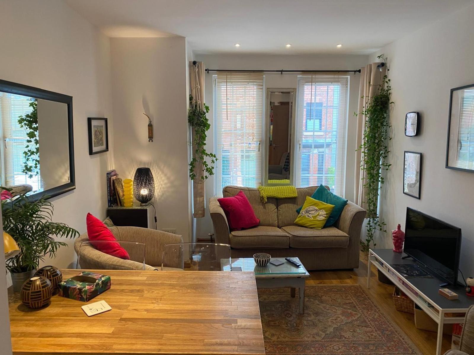 True Colours Apartment In Central Location Bangor  Dış mekan fotoğraf